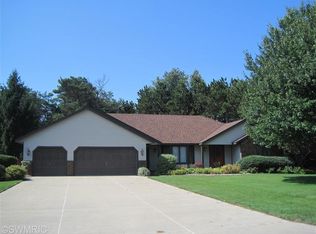 206 Tiffany Ridge Dr, Holland, MI 49424