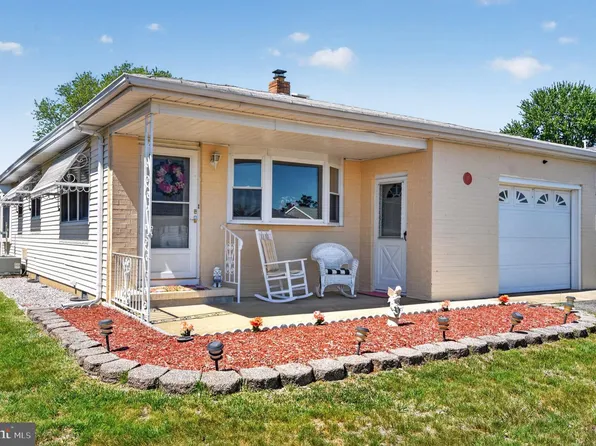 17 Corinth Pl, Toms River, NJ 08757