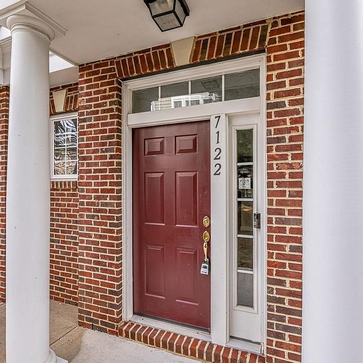 1st image of 7122 Huntley Creek Pl