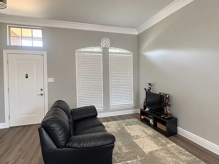 1752 Crescent Creek Ln — Photo 16