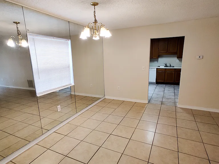 8105 Olympia Ct — Photo 7