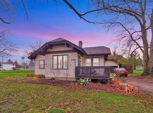 1054 Lakeshore Dr E, Hebron, OH 43025