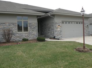 1101 Woodland Hills Dr, Waukesha, WI 53188