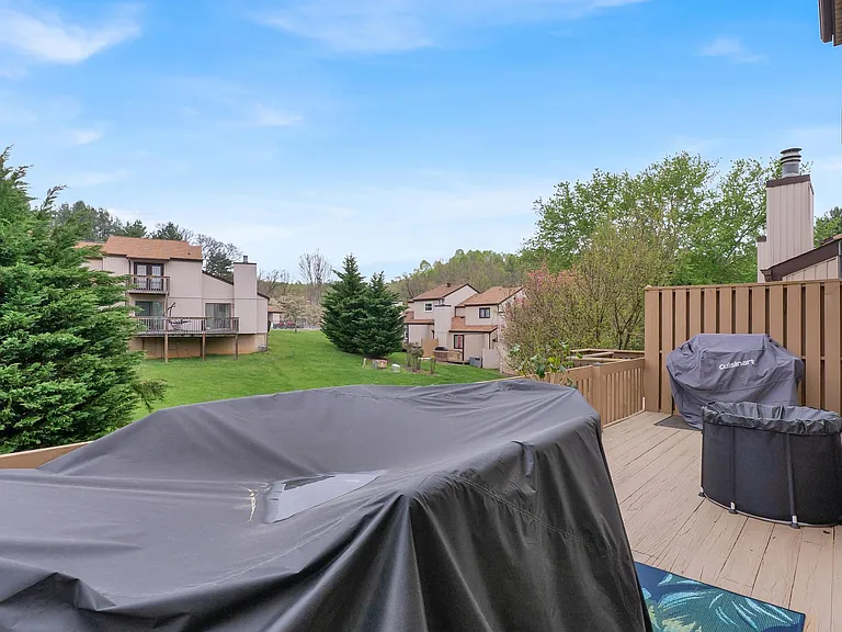 1060 Pebble Dr — Photo 24
