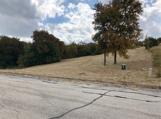 1905 Sarah Cv, Taylor, TX 76574