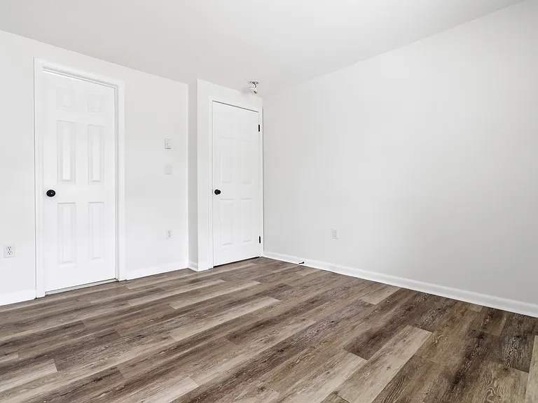 595 Orange St — Photo 15