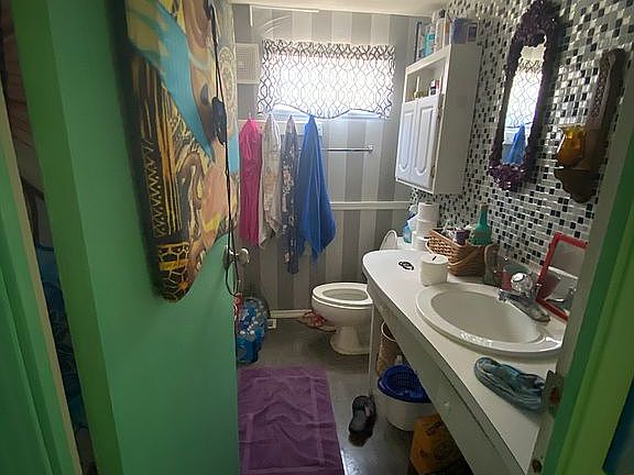 5th image of 188 Elburg Dr