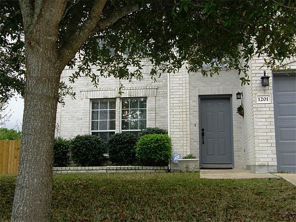 2nd image of 1201 Glendalough Dr