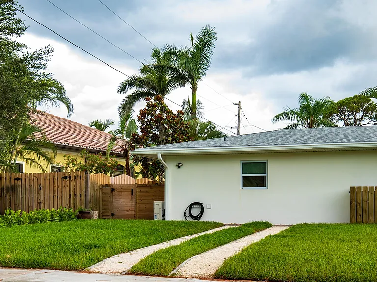 1101 Mallorca Dr — Photo 27