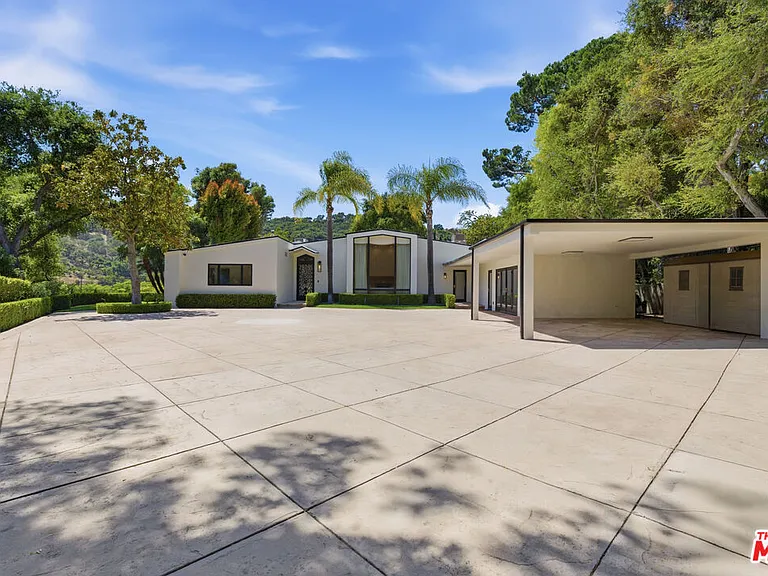 999 Casiano Rd — Photo 2