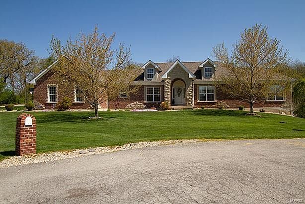 1st image of 271 Lake Forest Dr