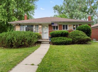 24001 Rensselaer St, Oak Park, MI 48237