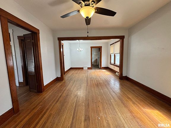 5th image of 2408 Yale Blvd