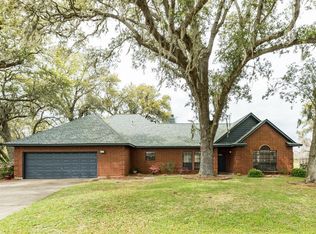 10 Troy Ln, West Columbia, TX 77486