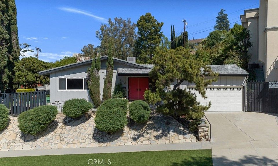 1st image of 22040 Tiara St