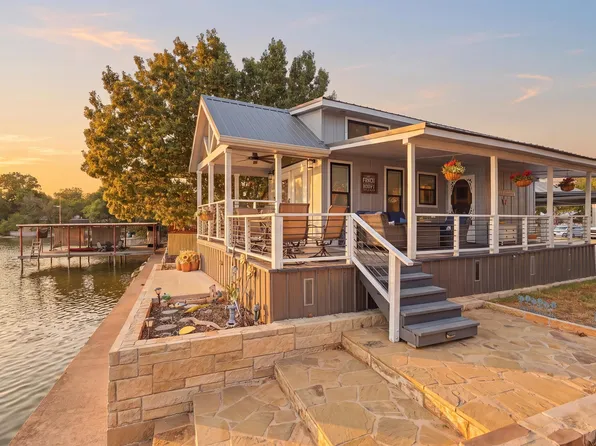 817 Brazos Harbor Cir, Granbury, TX 76048
