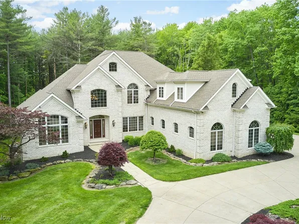 1142 River Valley Trl, Hinckley, OH 44233