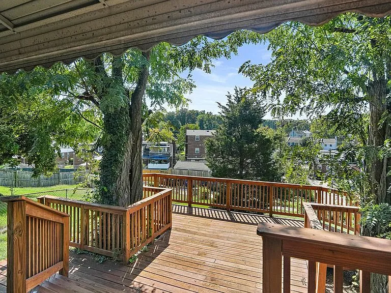 813 Hilltop Ter SE — Photo 40