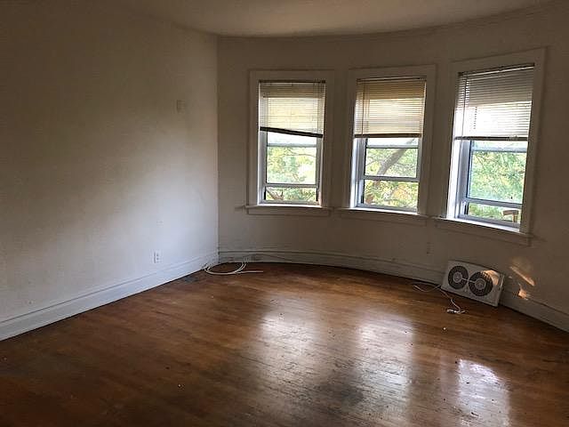 1st image of 2815 W Waveland Ave