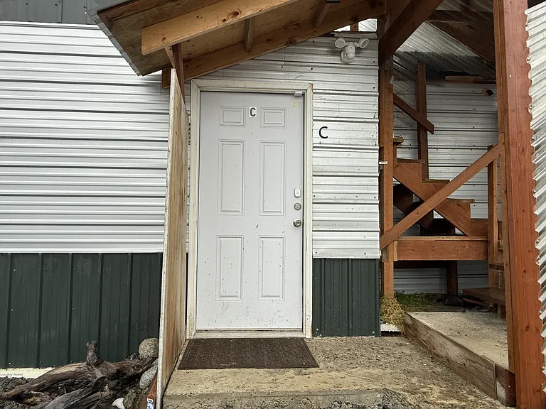 1678 Sterling Hwy #C — Photo 2