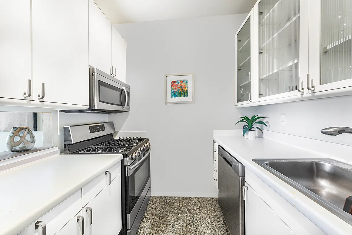 301 West 57th Street — Photo 3