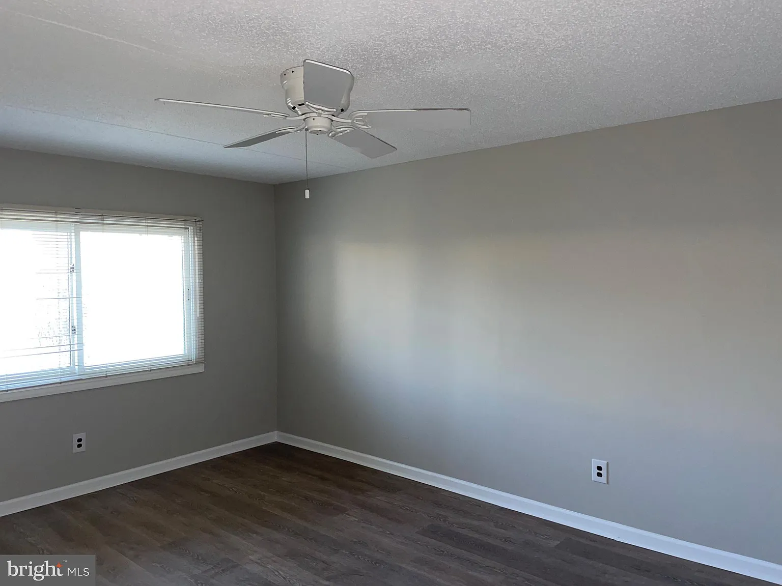 2 bed, 1.0 bath, 889 sqft, $1,850 — Photo 2