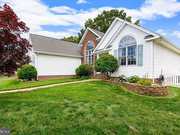 2nd image of 290 Meadow Ln