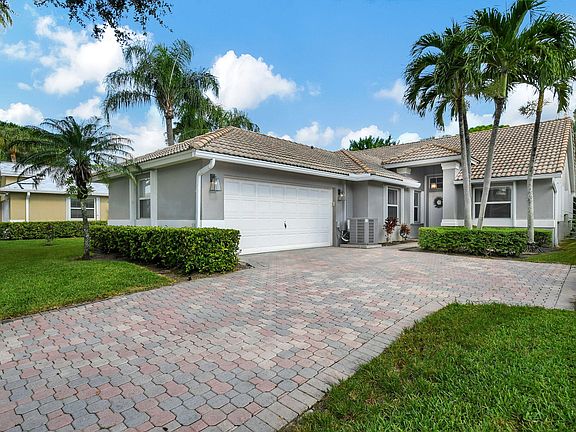 4th image of 5361 Grande Palm Circle
