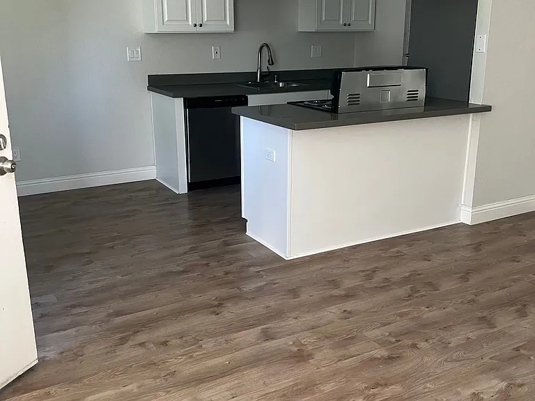 404 W. Cross Street — Photo 8