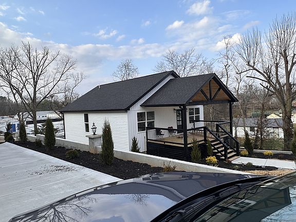 2nd image of 215 W End Ave