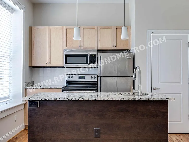 1710 E Franklin St — Photo 14