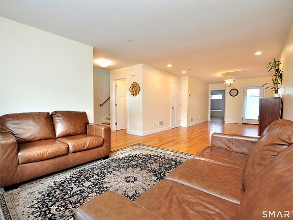 5th image of 707 Old Village Circle