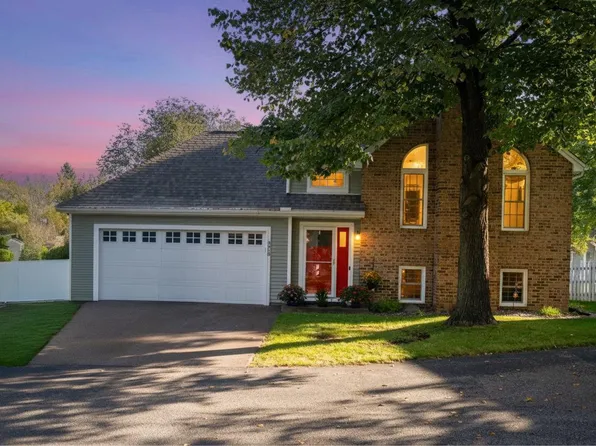 8868 Knollwood Dr, Eden Prairie, MN 55347