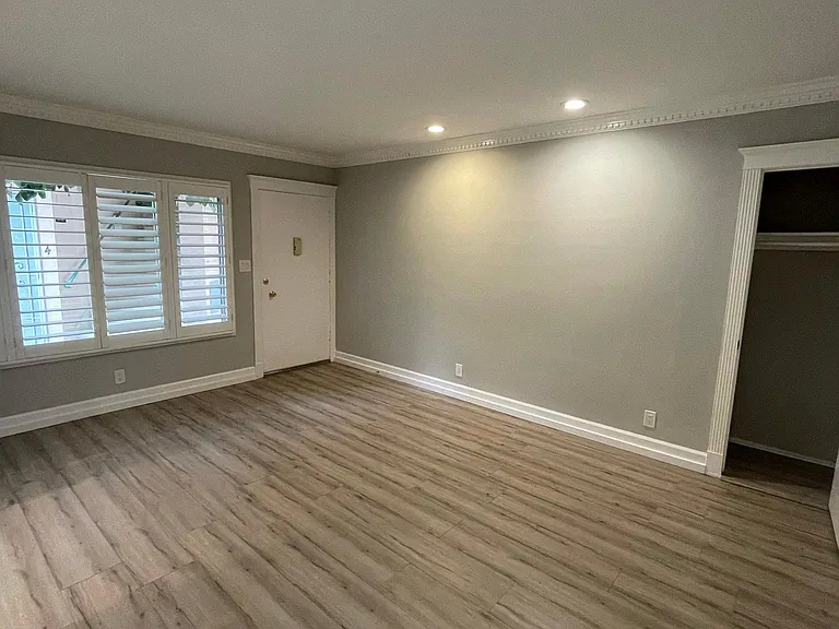 11818 Gateway Blvd #3 — Photo 8