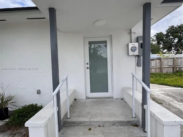 2239 NW 87th St APT 8, Miami, FL 33147