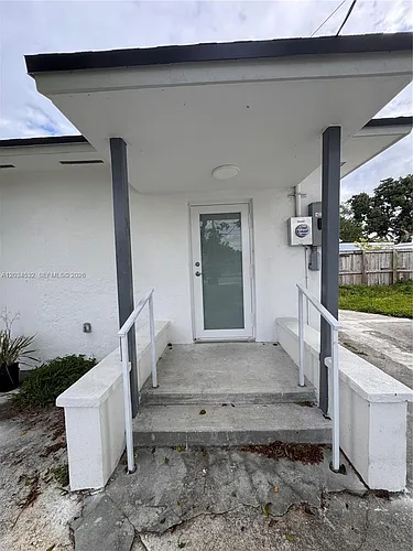2239 NW 87th St Photo 1