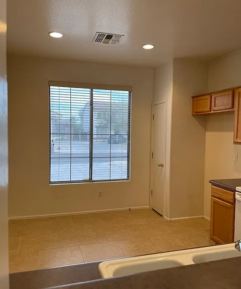 8786 W Desert Trl — Photo 3
