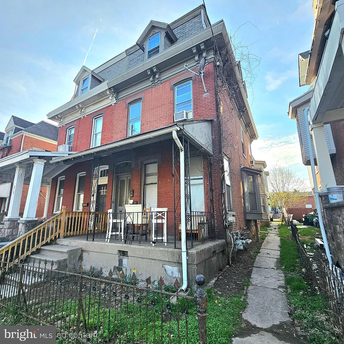 215 Haws Ave photo 1