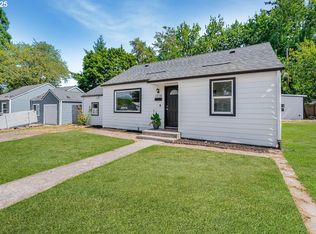 1718 NE Walnut Ave, Troutdale, OR 97060