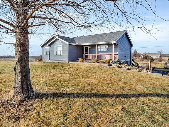 3rd image of 25011 164th St