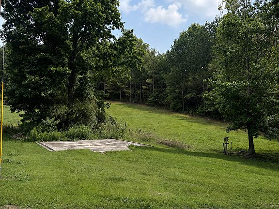3rd image of 383 Patterson Ln