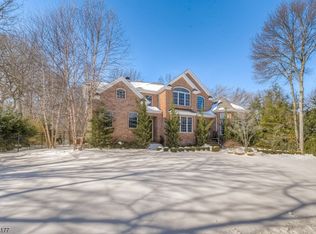 31 Leslie Ave, Florham Park, NJ 07932