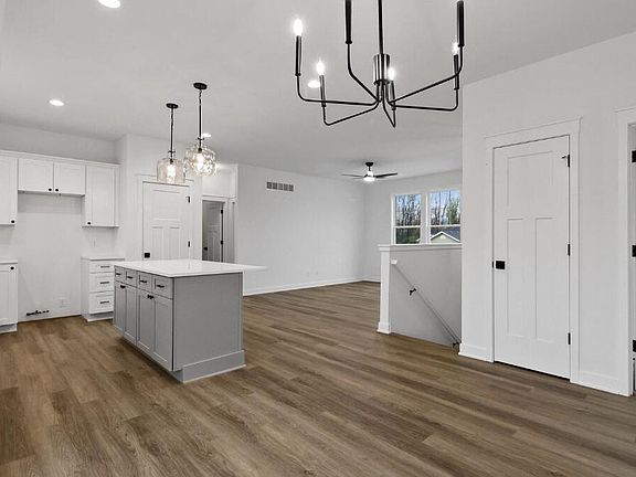 5th image of 517 Scenic View Ave