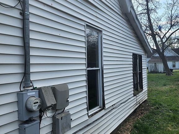 2nd image of 1317 E Scott St