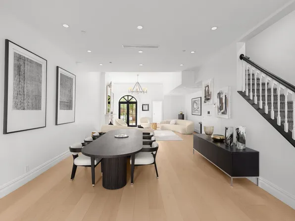 222 East 61st Street image 3 of 27