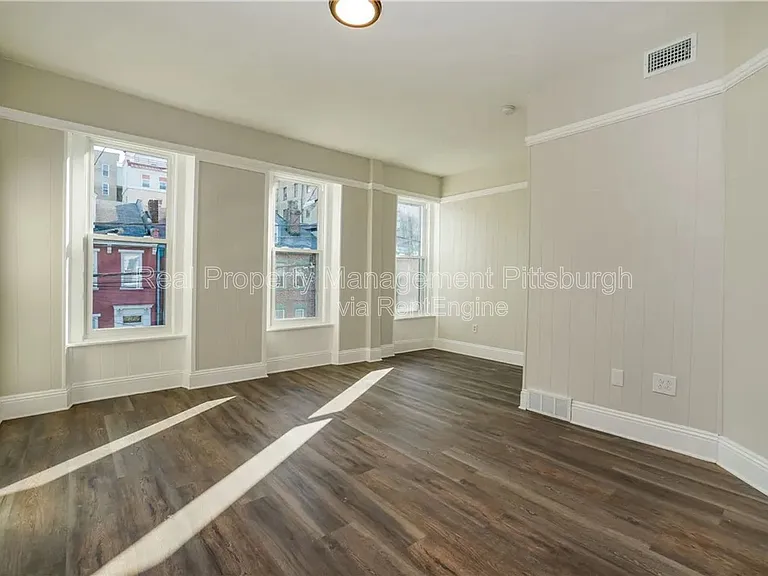 2123 Sidney St — Photo 7