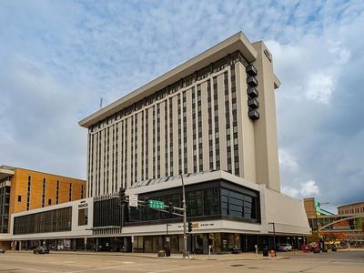 220 Broadway Ave S APT 1417, Rochester, MN, 55904