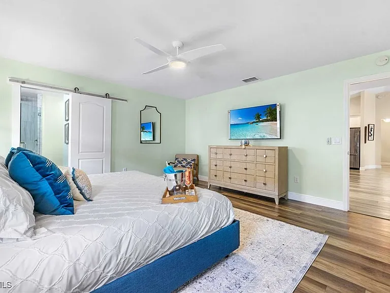 2307 SW 40th St — Photo 11