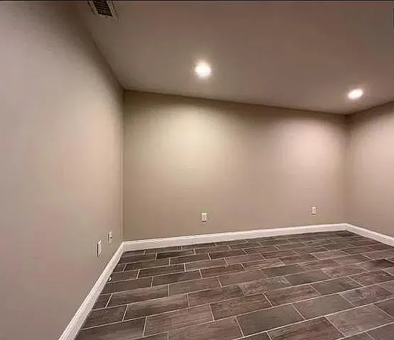 6 bed, 2250 sqft, $4,500 — Photo 2