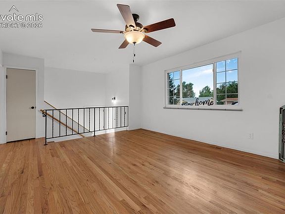 4th image of 98 Landoe Ln